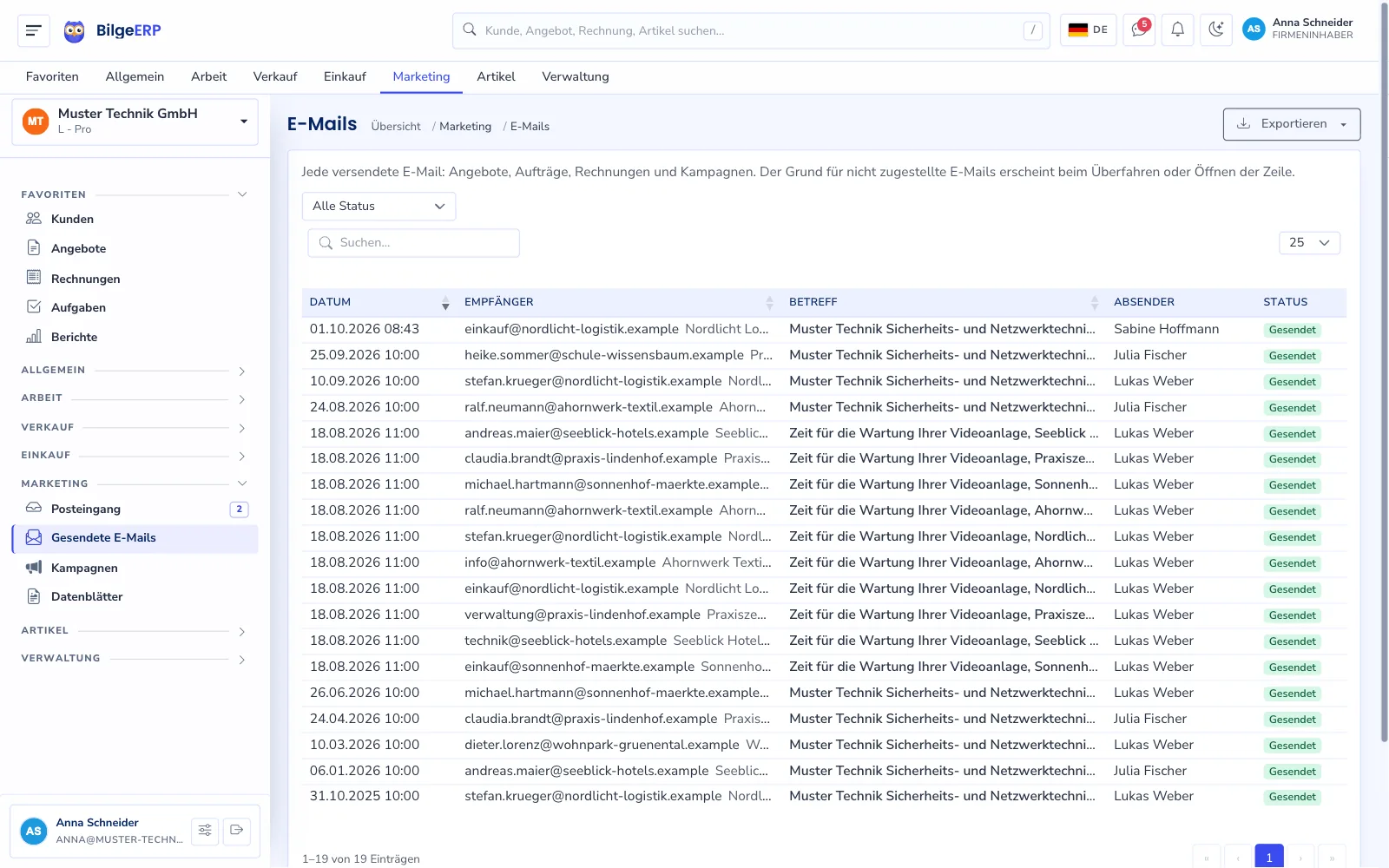 Gesendete E-Mails: Datum, Empfänger, Betreff, Absender und Versandstatus.