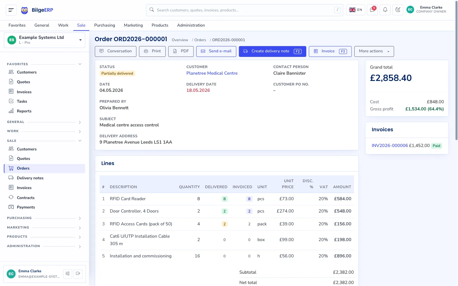 Order details: items, delivered and invoiced quantities, linked documents.